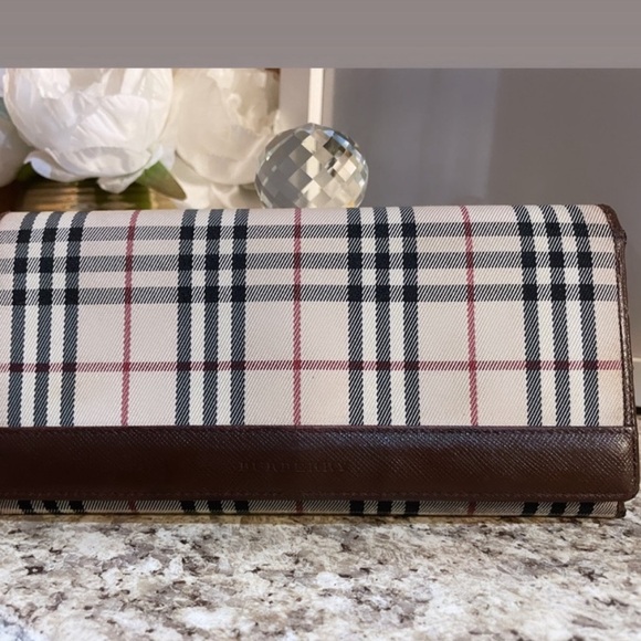 Burberry Bifold Long Wallet 🍀 💯 % authentic - Picture 3 of 5